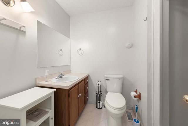 320 COWGILL LN, Paw Paw, WV 25434