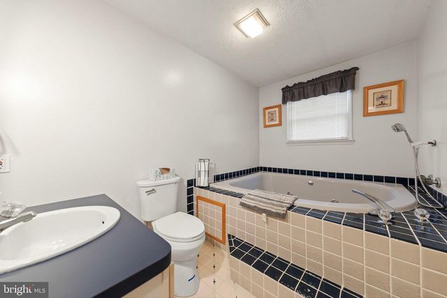 320 COWGILL LN, Paw Paw, WV 25434