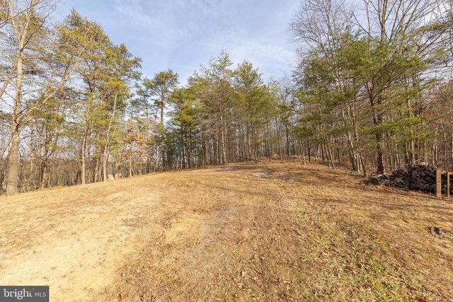 320 COWGILL LN, Paw Paw, WV 25434