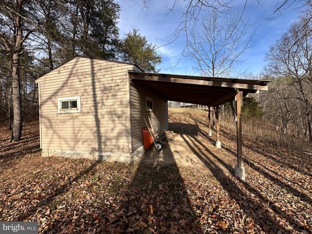 320 COWGILL LN, Paw Paw, WV 25434