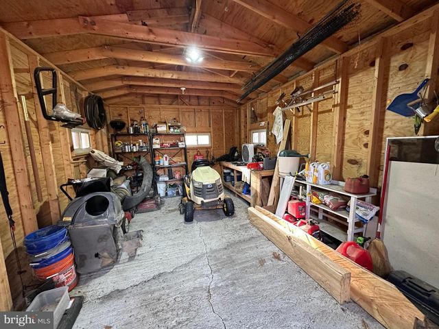 320 COWGILL LN, Paw Paw, WV 25434