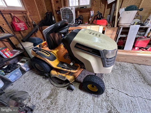 320 COWGILL LN, Paw Paw, WV 25434