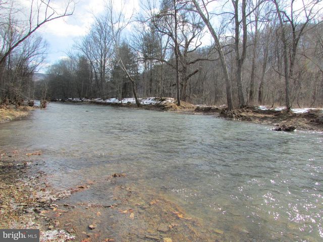 320 COWGILL LN, Paw Paw, WV 25434