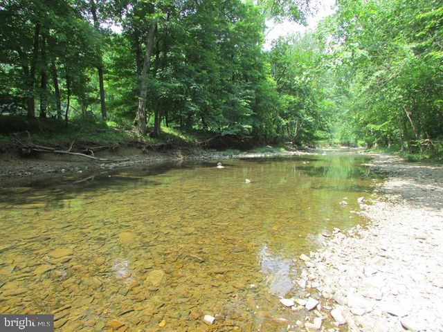 320 COWGILL LN, Paw Paw, WV 25434