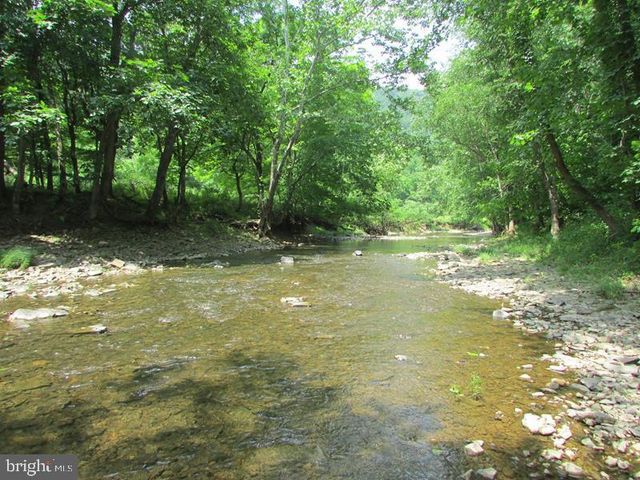 320 COWGILL LN, Paw Paw, WV 25434