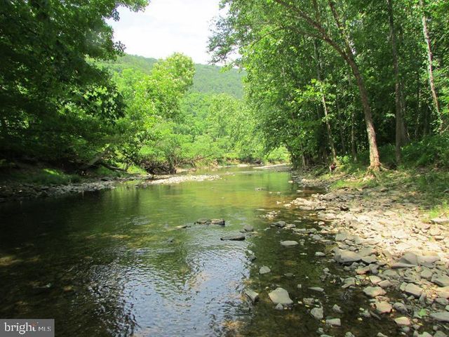 320 COWGILL LN, Paw Paw, WV 25434