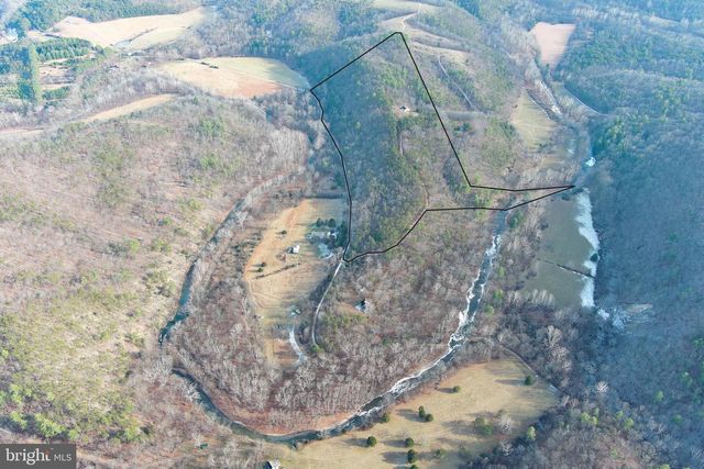 320 COWGILL LN, Paw Paw, WV 25434