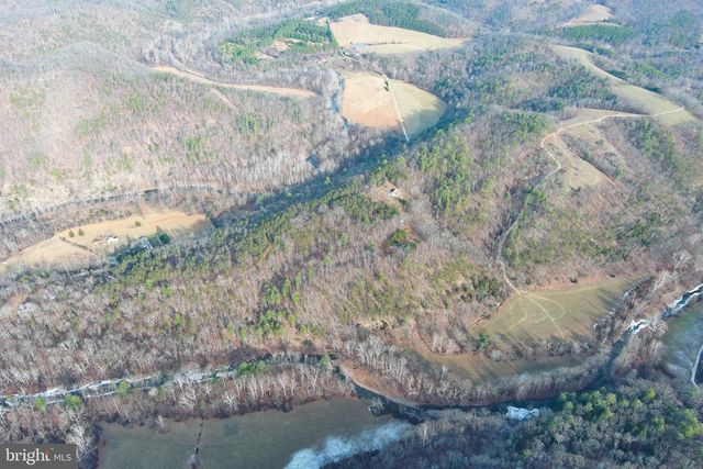 320 COWGILL LN, Paw Paw, WV 25434