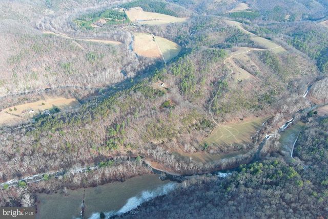 320 COWGILL LN, Paw Paw, WV 25434