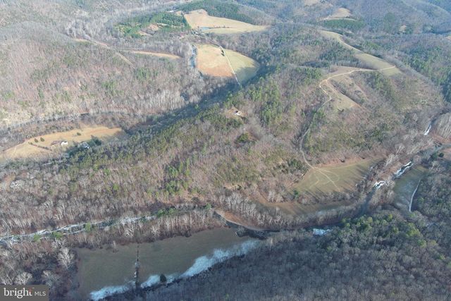 320 COWGILL LN, Paw Paw, WV 25434