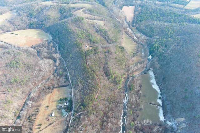 320 COWGILL LN, Paw Paw, WV 25434