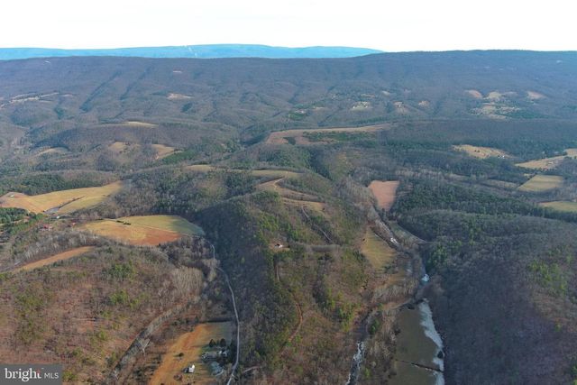 320 COWGILL LN, Paw Paw, WV 25434