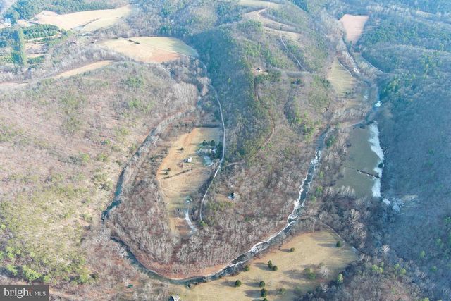 320 COWGILL LN, Paw Paw, WV 25434