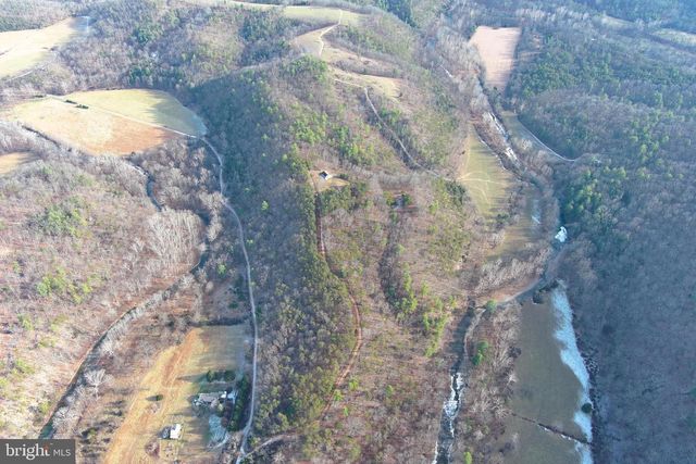 320 COWGILL LN, Paw Paw, WV 25434