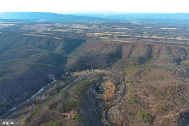 320 COWGILL LN, Paw Paw, WV 25434