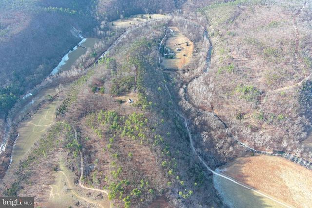 320 COWGILL LN, Paw Paw, WV 25434