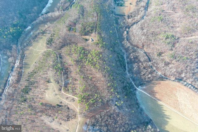 320 COWGILL LN, Paw Paw, WV 25434