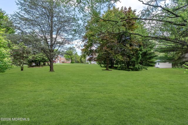 51 Manfre Court, Freehold, NJ 07728