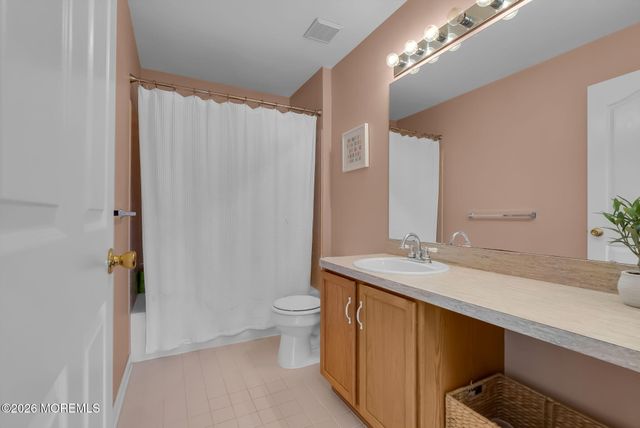 51 Manfre Court, Freehold, NJ 07728