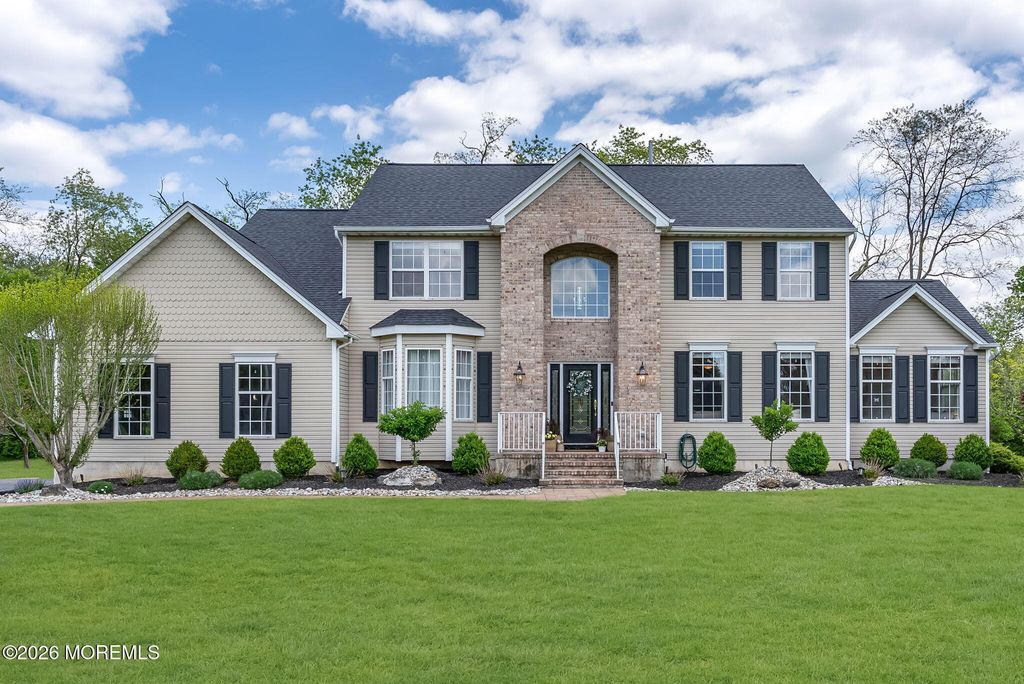 51 Manfre Court, Freehold, NJ 07728