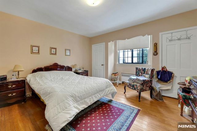 5-40 4th Street, Fair Lawn, NJ 07410