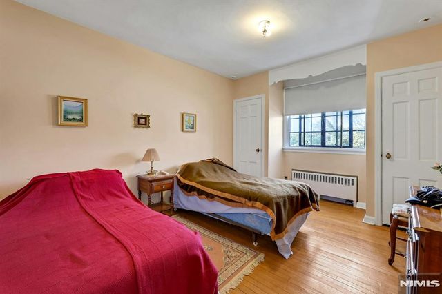 5-40 4th Street, Fair Lawn, NJ 07410