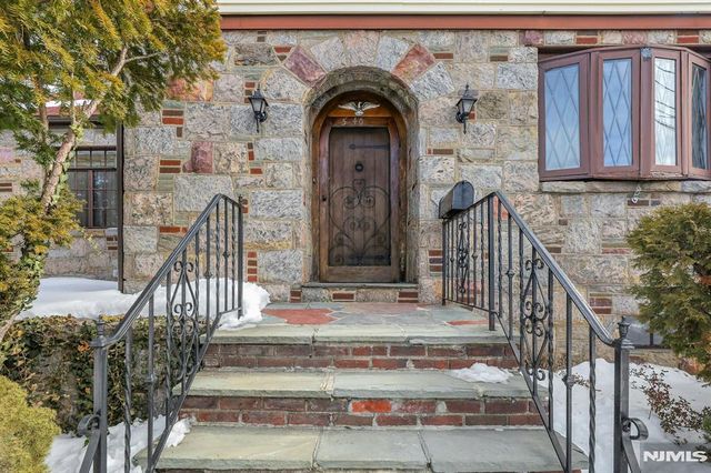 5-40 4th Street, Fair Lawn, NJ 07410