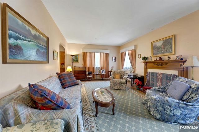 5-40 4th Street, Fair Lawn, NJ 07410