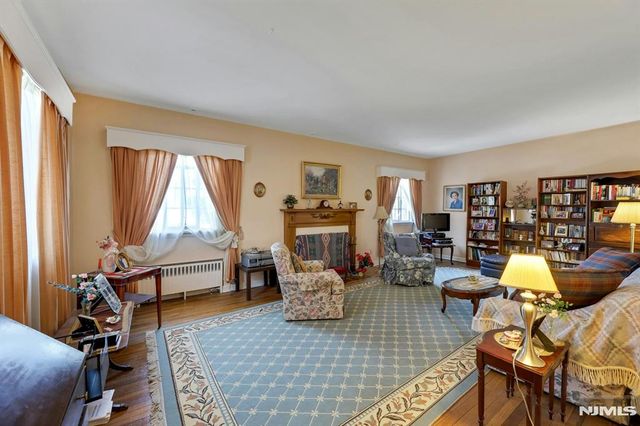 5-40 4th Street, Fair Lawn, NJ 07410