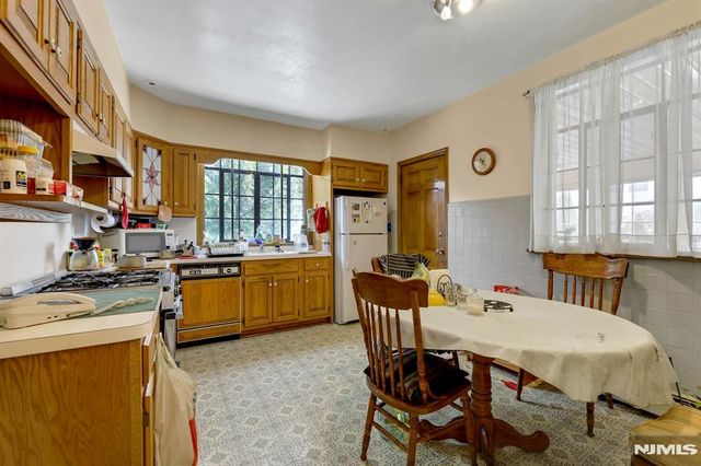 5-40 4th Street, Fair Lawn, NJ 07410