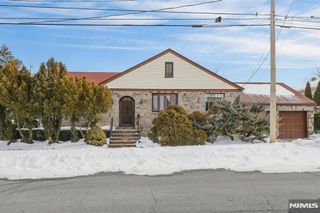 5-40 4th Street, Fair Lawn, NJ 07410