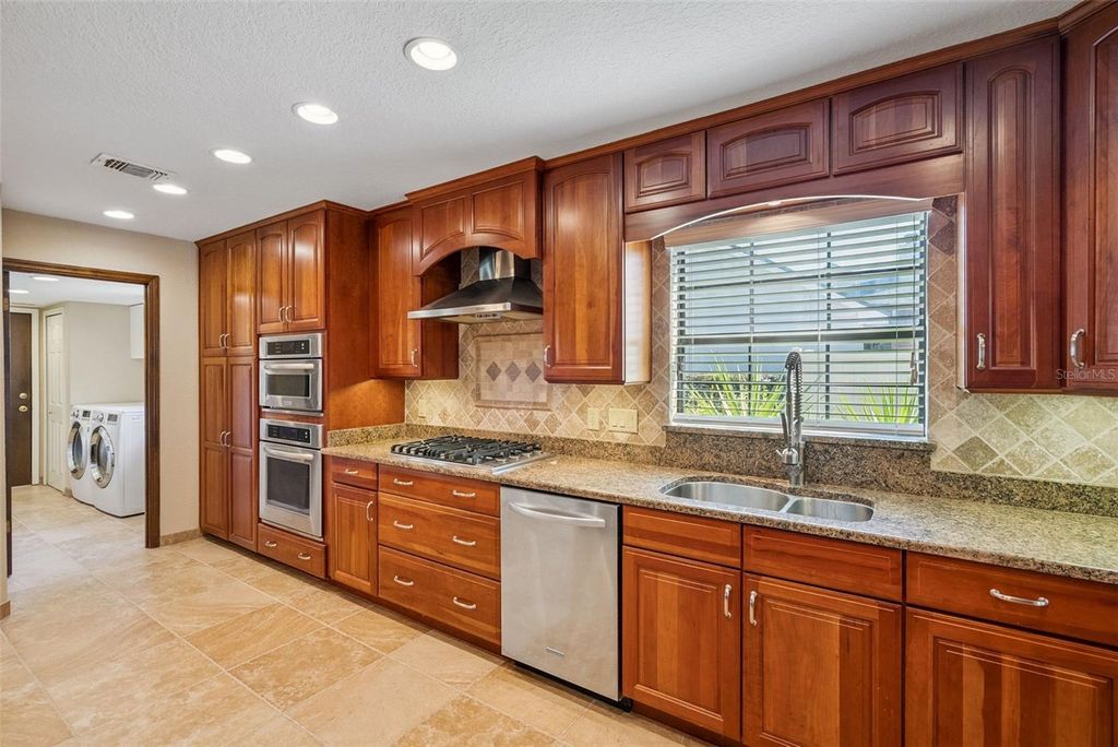 Image 4 of property listing at 3314 HEATHGATE COURT, Orlando, FL 32812