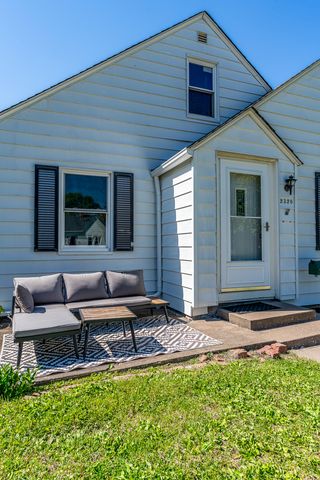 2326 18th Avenue A, Moline, IL 61265