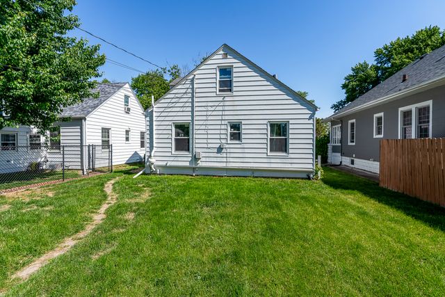2326 18th Avenue A, Moline, IL 61265