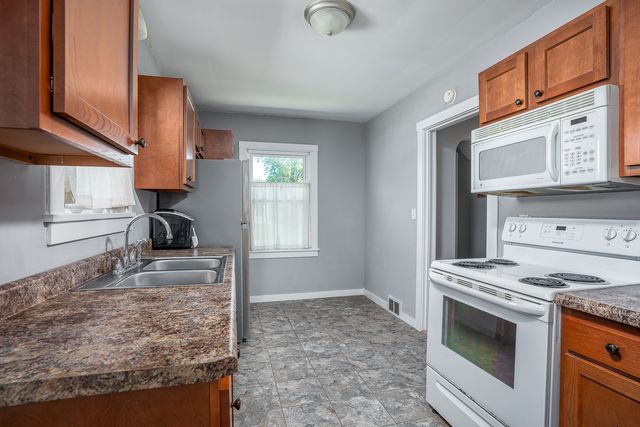 2326 18th Avenue A, Moline, IL 61265