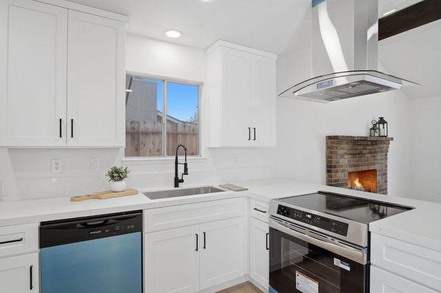 1051 Hysell Ct, Turlock, CA 95380