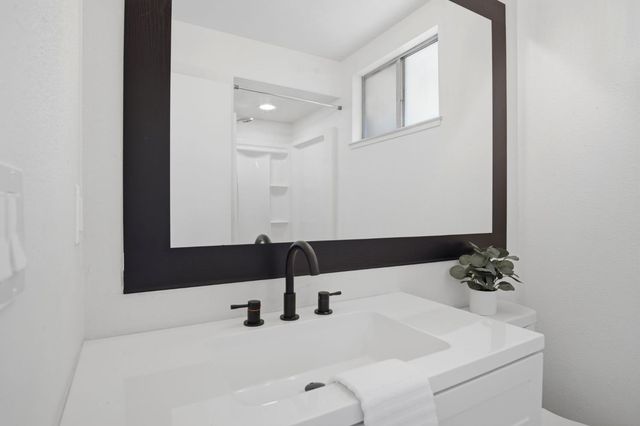 1051 Hysell Ct, Turlock, CA 95380