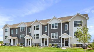 909 Briar Glen Court, Hampshire, IL 60140