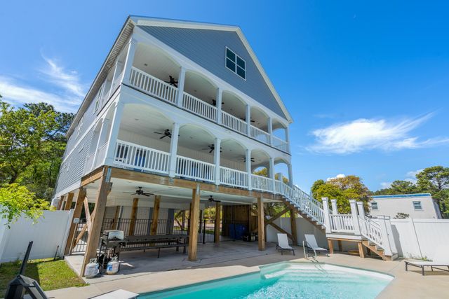 520 28th Ave. N, Myrtle Beach, SC 29577