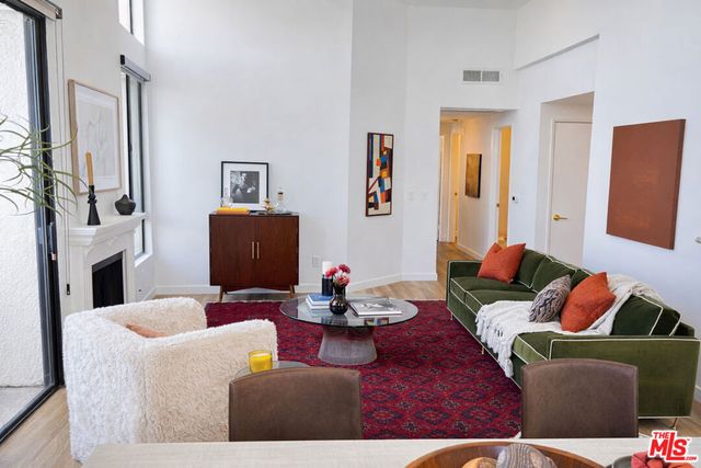 13920 Moorpark Street 308, Sherman Oaks, CA 91423
