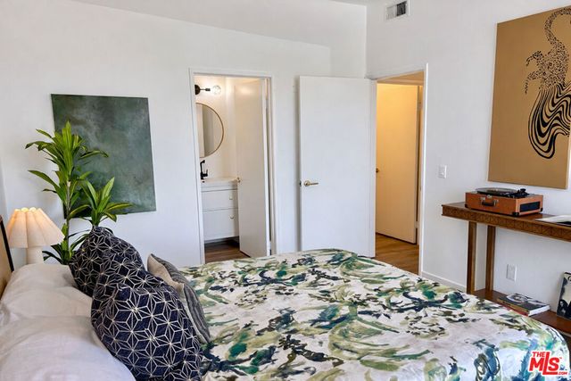 13920 Moorpark Street 308, Sherman Oaks, CA 91423
