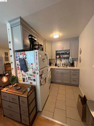 2636 WARRING ST, Berkeley, CA 94704