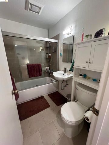 2636 WARRING ST, Berkeley, CA 94704