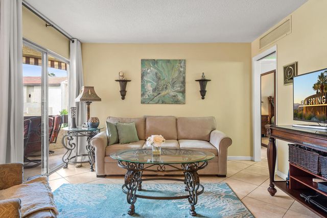 1490 S Camino Real 204, Palm Springs, CA 92264