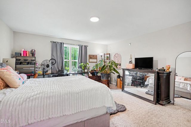 212 Tanglewood Drive, Louisburg, NC 27549