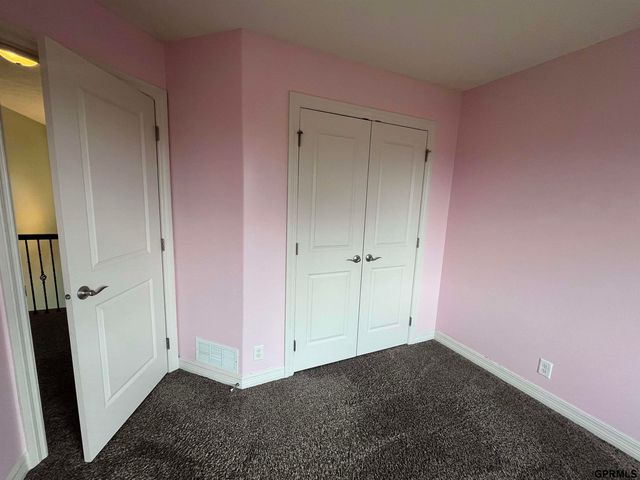 4723 Ponderosa Drive, Papillion, NE 68133