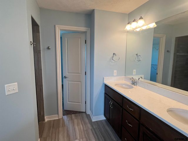 4723 Ponderosa Drive, Papillion, NE 68133