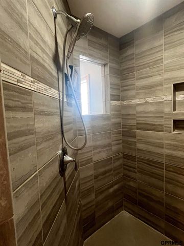 4723 Ponderosa Drive, Papillion, NE 68133