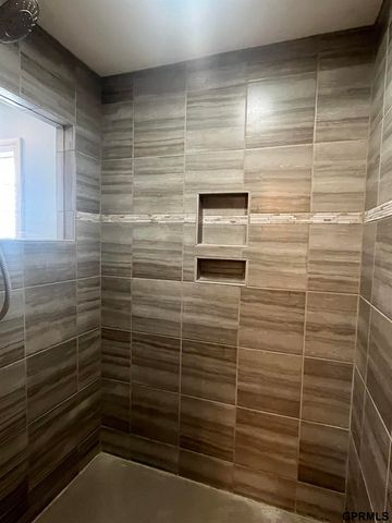 4723 Ponderosa Drive, Papillion, NE 68133