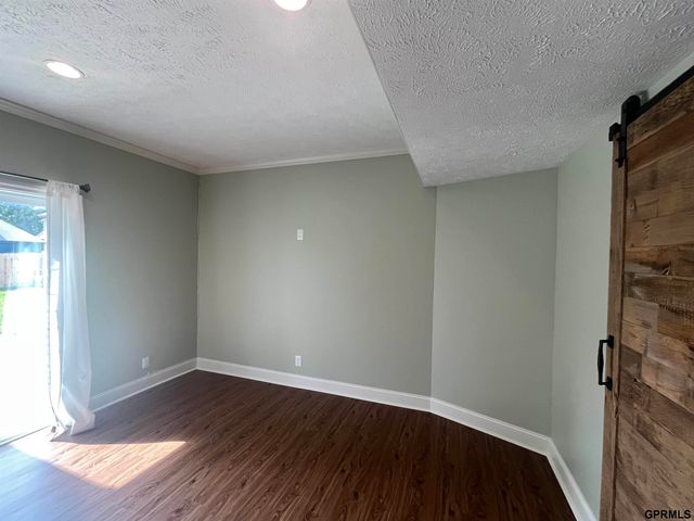 4723 Ponderosa Drive, Papillion, NE 68133